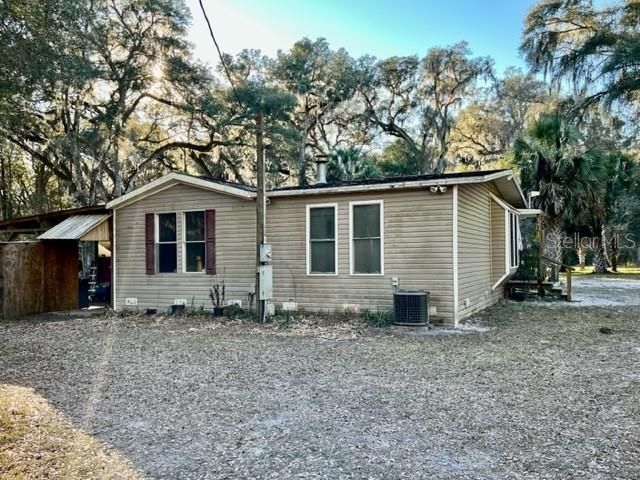 Recently Sold: $199,999 (3 beds, 2 baths, 1328 Square Feet)