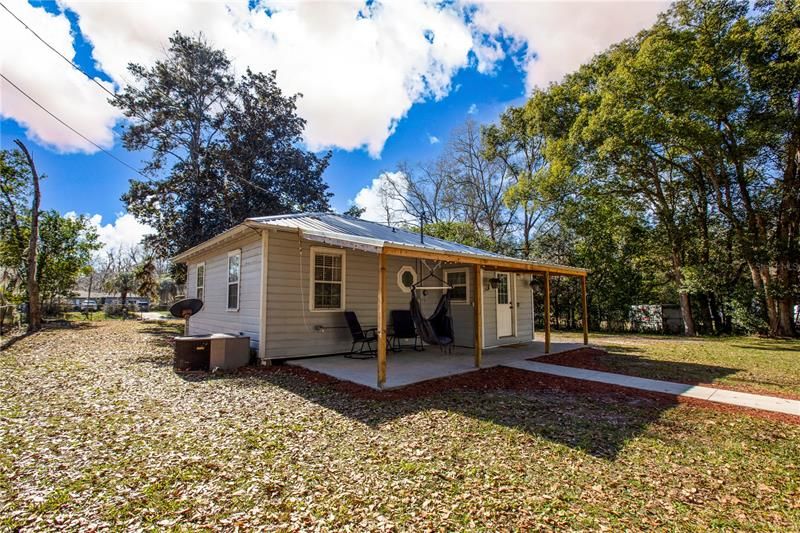 Recently Sold: $149,900 (2 beds, 1 baths, 813 Square Feet)