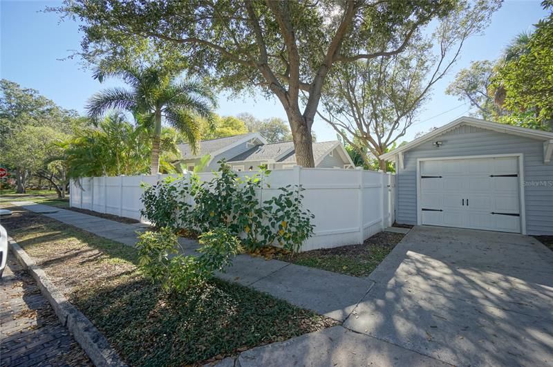 Recently Rented: $3,000 (3 beds, 2 baths, 1244 Square Feet)