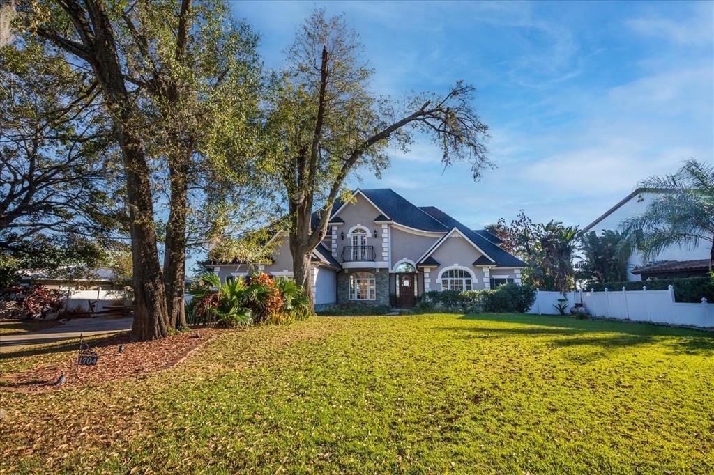 Recently Sold: $1,150,000 (4 beds, 3 baths, 3537 Square Feet)