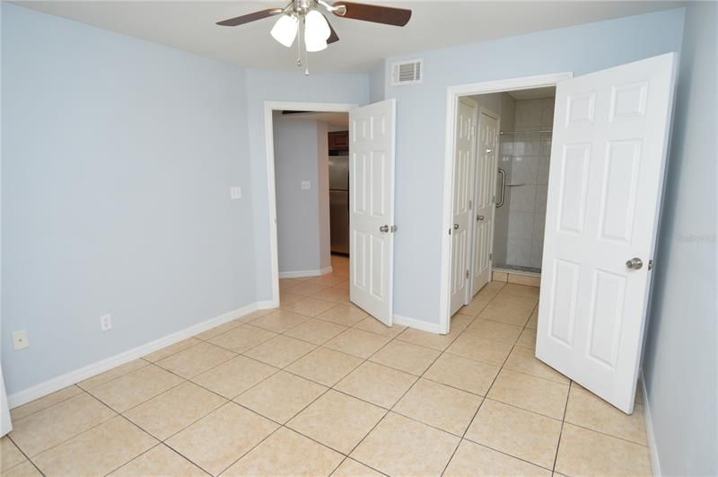 Recently Rented: $1,300 (1 beds, 1 baths, 646 Square Feet)