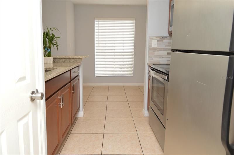 Recently Rented: $1,300 (1 beds, 1 baths, 646 Square Feet)