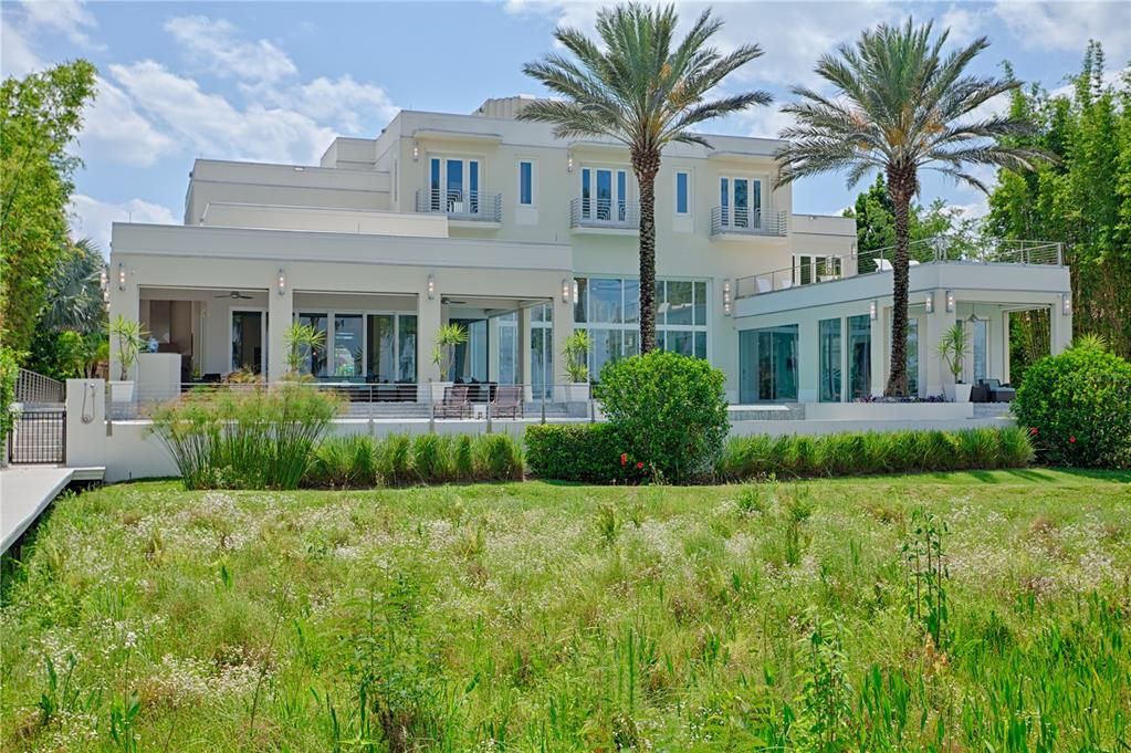 For Sale: $11,995,000 (5 beds, 7 baths, 9267 Square Feet)