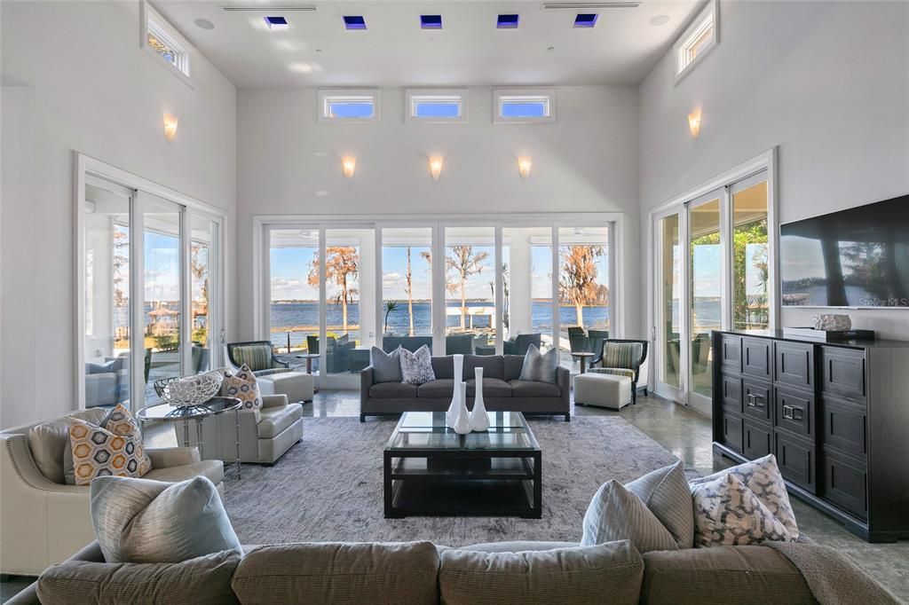 For Sale: $11,995,000 (5 beds, 7 baths, 9267 Square Feet)