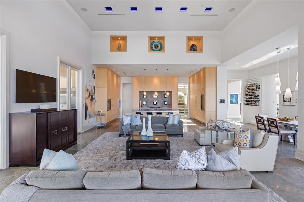 For Sale: $11,995,000 (5 beds, 7 baths, 9267 Square Feet)