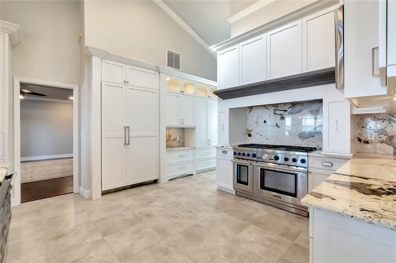 Recently Sold: $1,395,000 (4 beds, 2 baths, 2807 Square Feet)