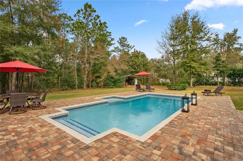 Recently Sold: $699,000 (4 beds, 3 baths, 2422 Square Feet)