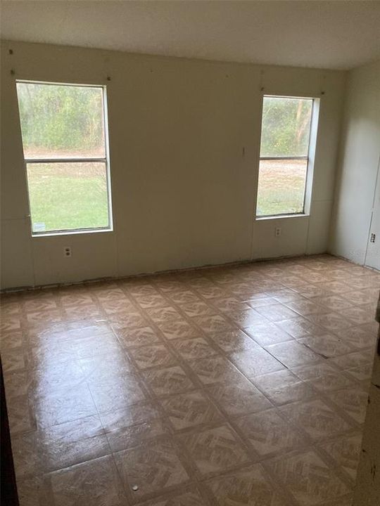 Vendido Recientemente: $115,000 (3 camas, 2 baños, 1152 Pies cuadrados)