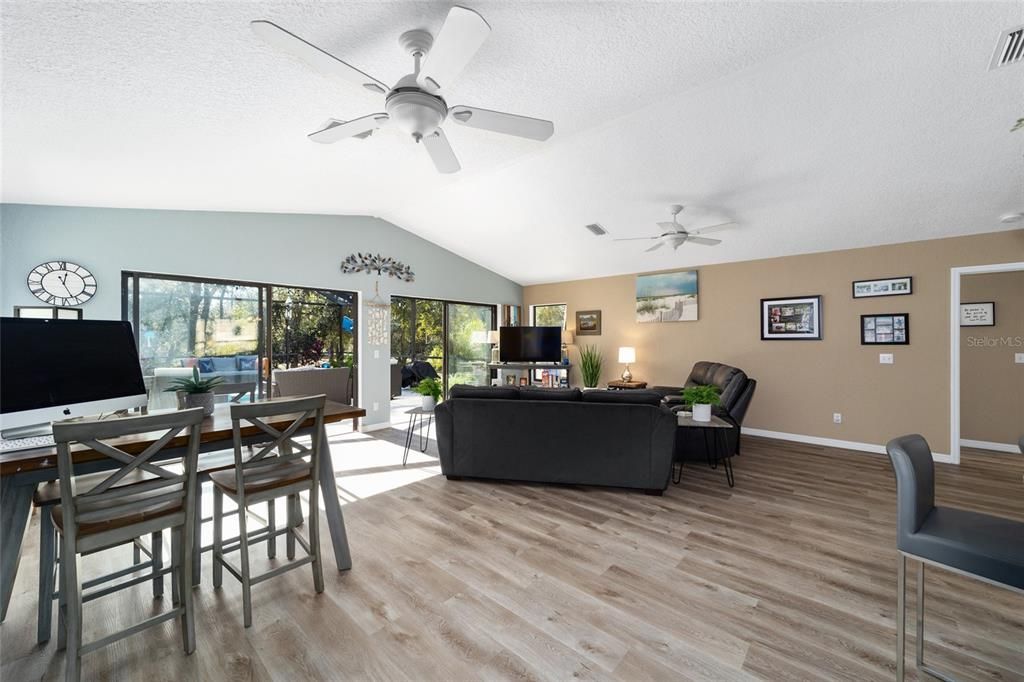 Recently Sold: $292,400 (2 beds, 2 baths, 1571 Square Feet)