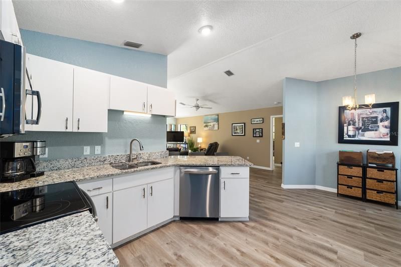 Recently Sold: $292,400 (2 beds, 2 baths, 1571 Square Feet)