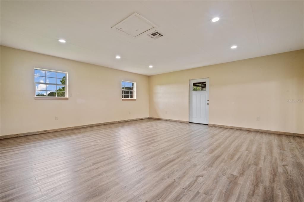 Vendido Recientemente: $759,000 (3 camas, 2 baños, 2016 Pies cuadrados)