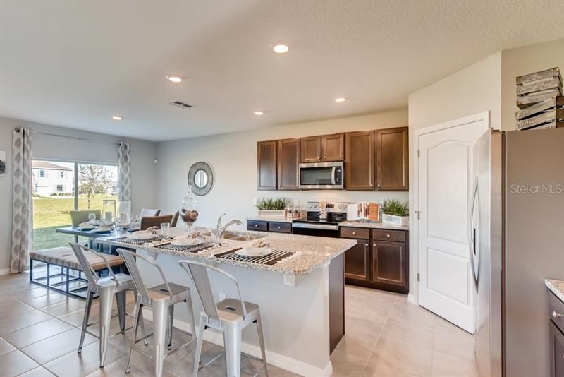 Recently Sold: $476,490 (5 beds, 3 baths, 2807 Square Feet)