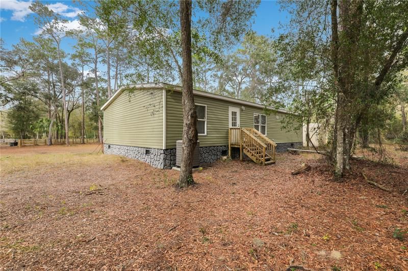 Recently Sold: $275,000 (4 beds, 2 baths, 1664 Square Feet)