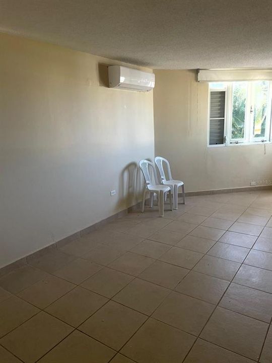 Vendido Recientemente: $249,000 (3 camas, 2 baños, 1352 Pies cuadrados)