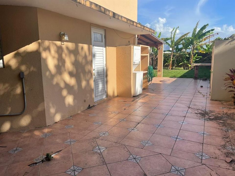 Vendido Recientemente: $249,000 (3 camas, 2 baños, 1352 Pies cuadrados)