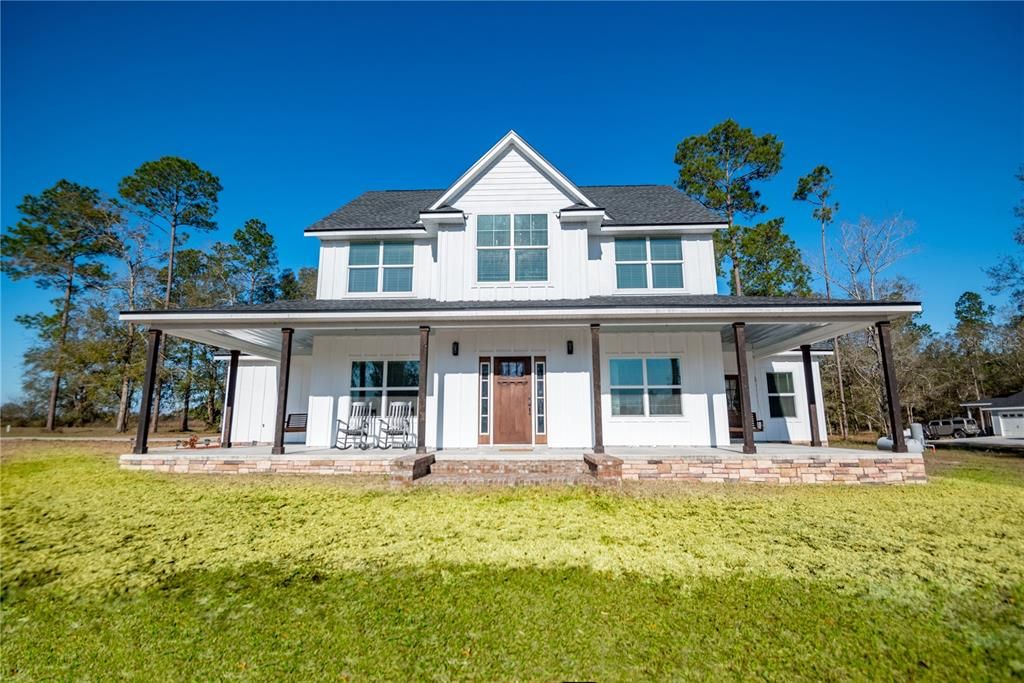 Недавно продано: $565,000 (4 спален, 2 ванн, 2721 Квадратных фут)