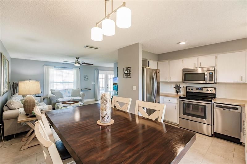 Recently Sold: $717,000 (2 beds, 2 baths, 1070 Square Feet)