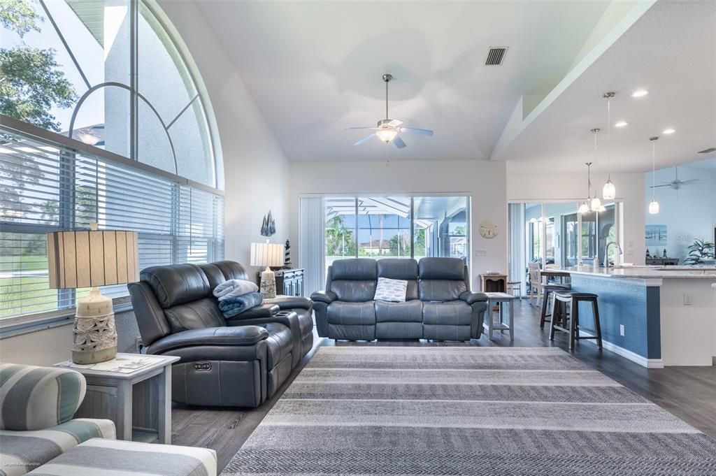 В аренду: $5,000 (4 спален, 3 ванн, 3051 Квадратных фут)