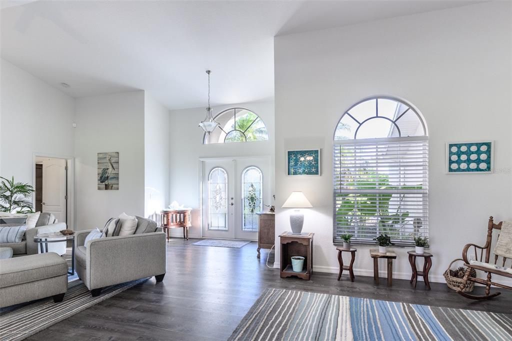 В аренду: $5,000 (4 спален, 3 ванн, 3051 Квадратных фут)