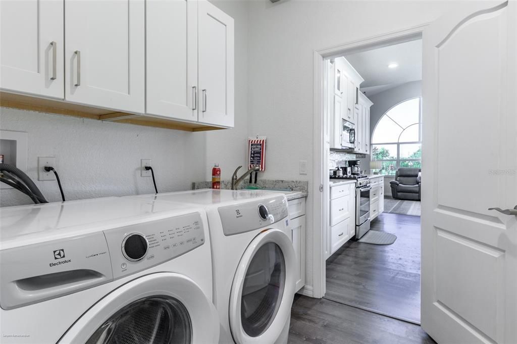 В аренду: $5,000 (4 спален, 3 ванн, 3051 Квадратных фут)