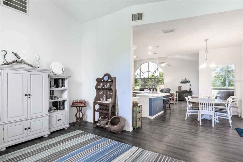 В аренду: $5,000 (4 спален, 3 ванн, 3051 Квадратных фут)