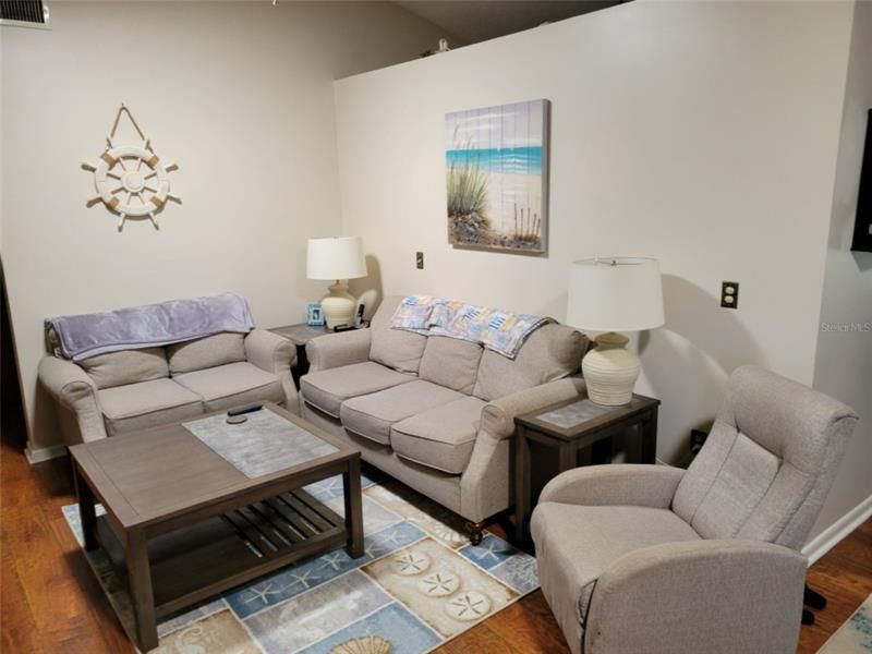 Recently Sold: $258,000 (2 beds, 2 baths, 1338 Square Feet)