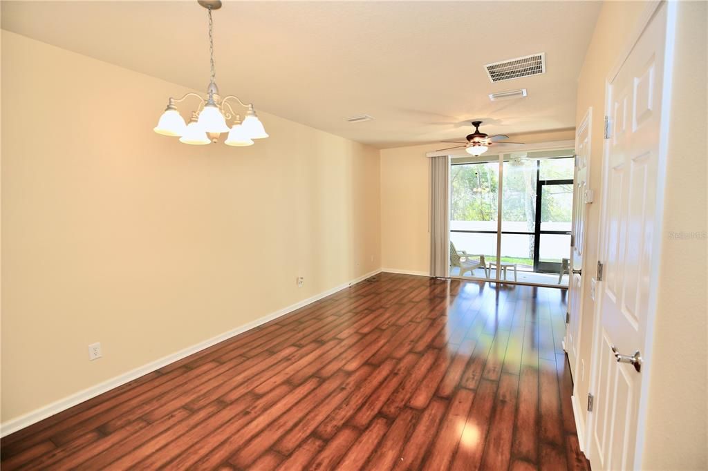 Active With Contract: $1,950 (2 beds, 2 baths, 1248 Square Feet)