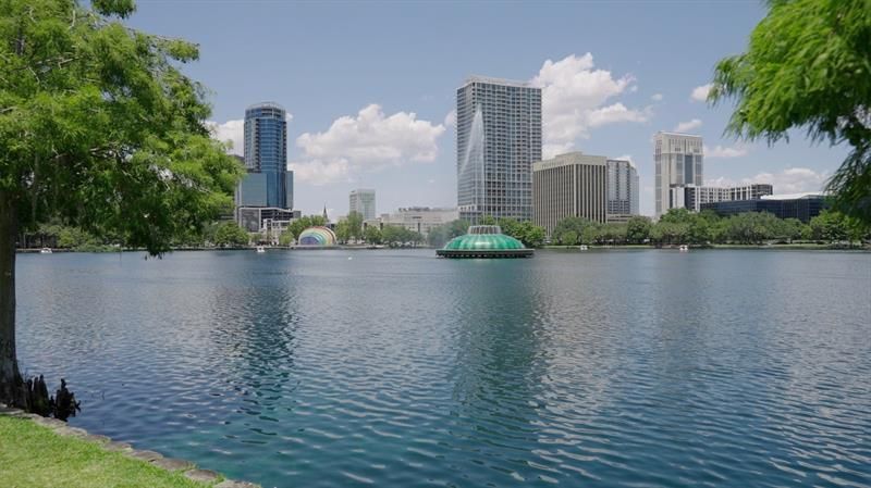 Minutes to Lake Eola and all that downtown Orlando has to offer!