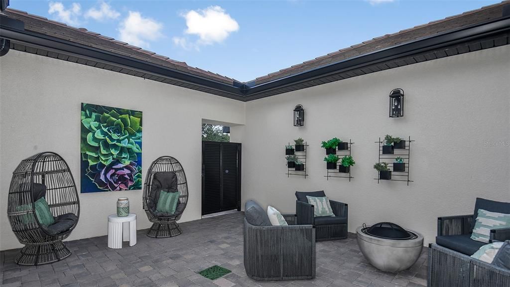 Recently Sold: $1,500,000 (4 beds, 5 baths, 4093 Square Feet)