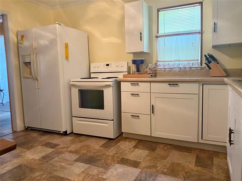 Recently Sold: $110,000 (2 beds, 1 baths, 1076 Square Feet)