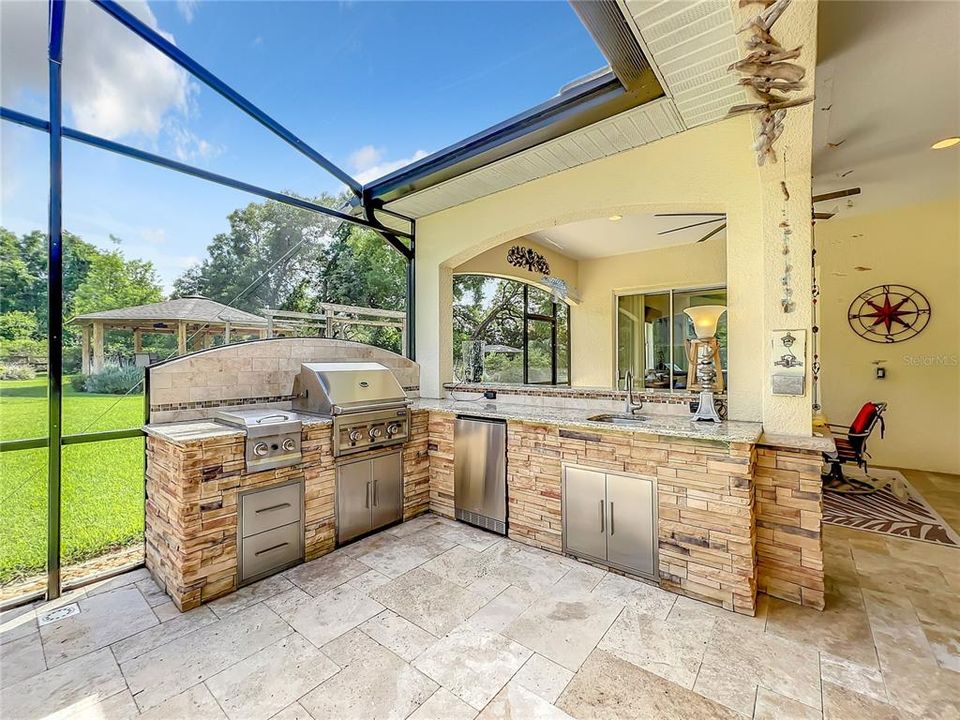 Outdoor Kitchen