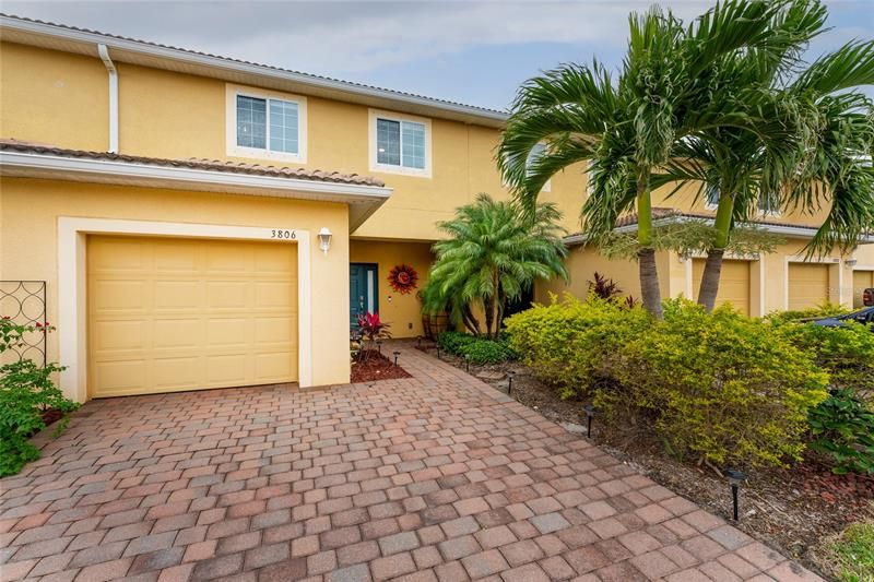 Recently Sold: $369,900 (3 beds, 2 baths, 1566 Square Feet)