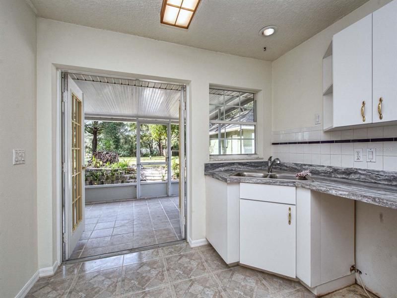 Recently Sold: $425,000 (3 beds, 2 baths, 1545 Square Feet)