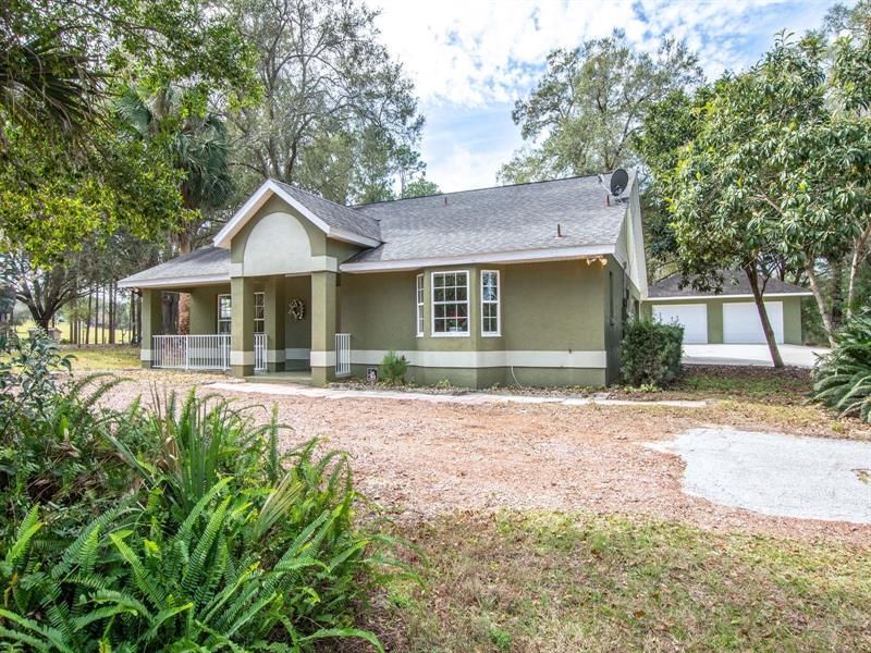 Recently Sold: $425,000 (3 beds, 2 baths, 1545 Square Feet)