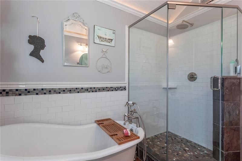最近售出: $817,500 (3 贝兹, 2 浴室, 2611 平方英尺)