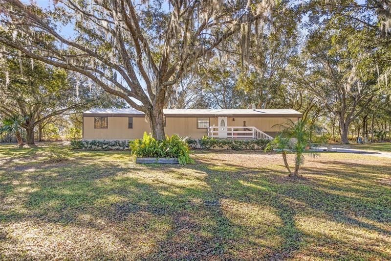 Recently Sold: $199,000 (3 beds, 2 baths, 924 Square Feet)