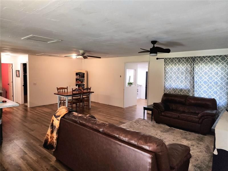 Recently Sold: $235,000 (3 beds, 1 baths, 1444 Square Feet)