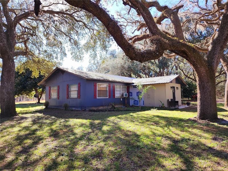Recently Sold: $235,000 (3 beds, 1 baths, 1444 Square Feet)