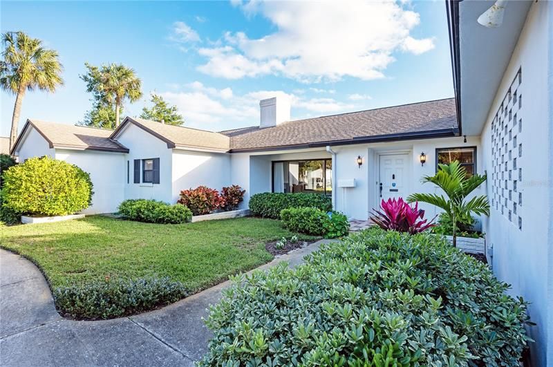 Recently Sold: $1,800,000 (3 beds, 2 baths, 2080 Square Feet)