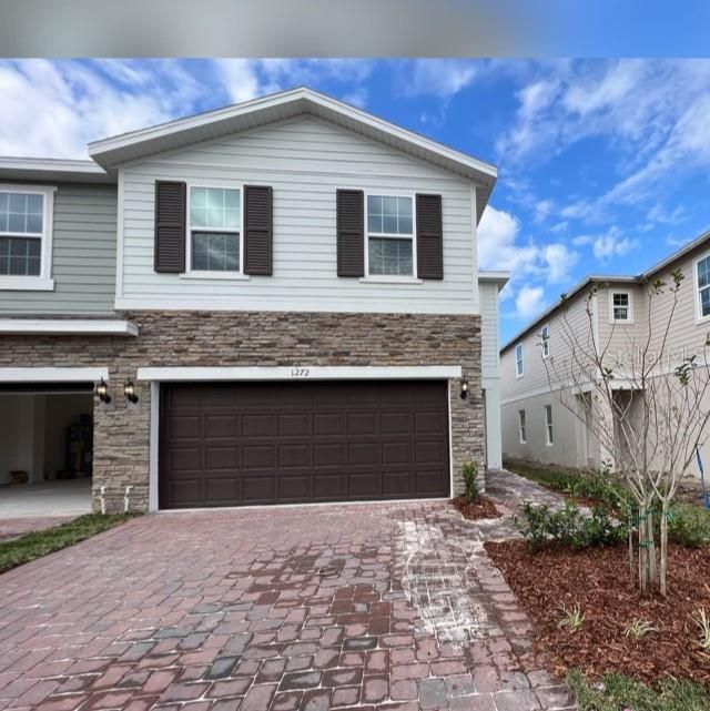 Recently Sold: $390,499 (4 beds, 2 baths, 1918 Square Feet)