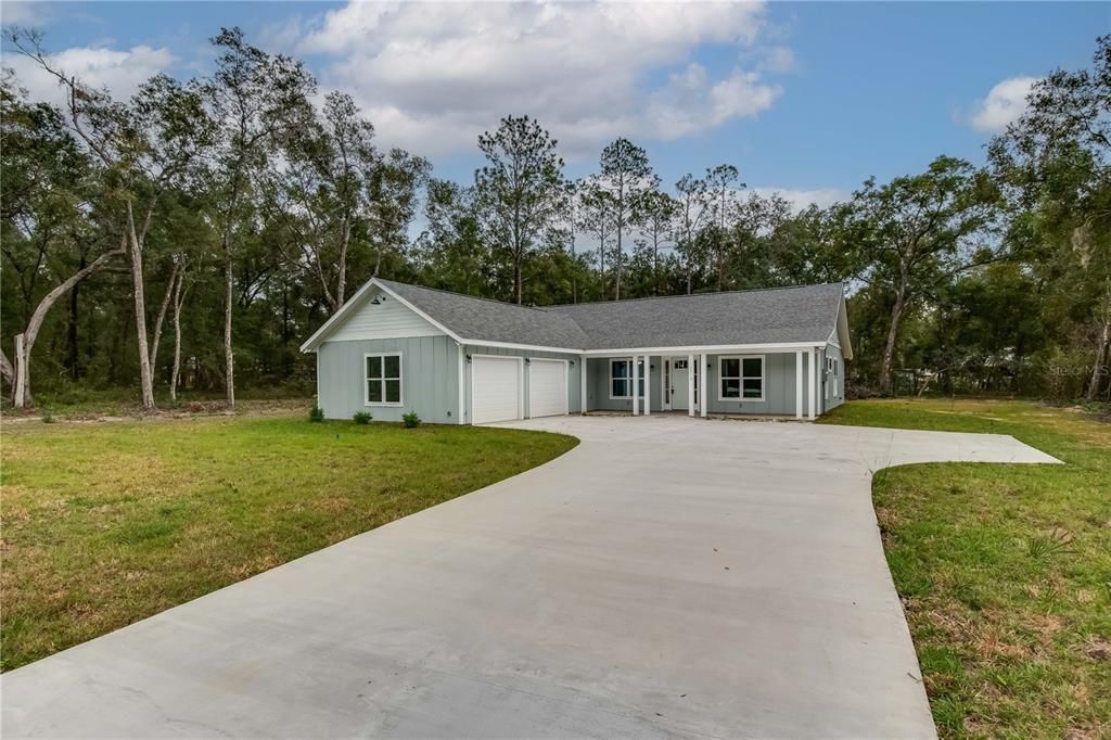 Недавно продано: $449,000 (4 спален, 2 ванн, 2056 Квадратных фут)