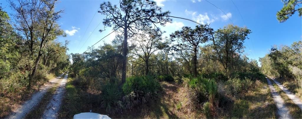 待售: $2,499,000 (14.10 acres)