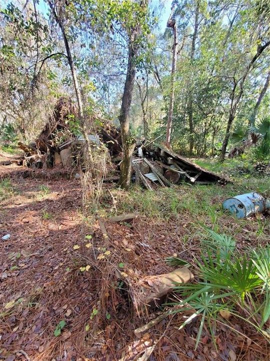 На продажу: $2,499,000 (14.10 acres)