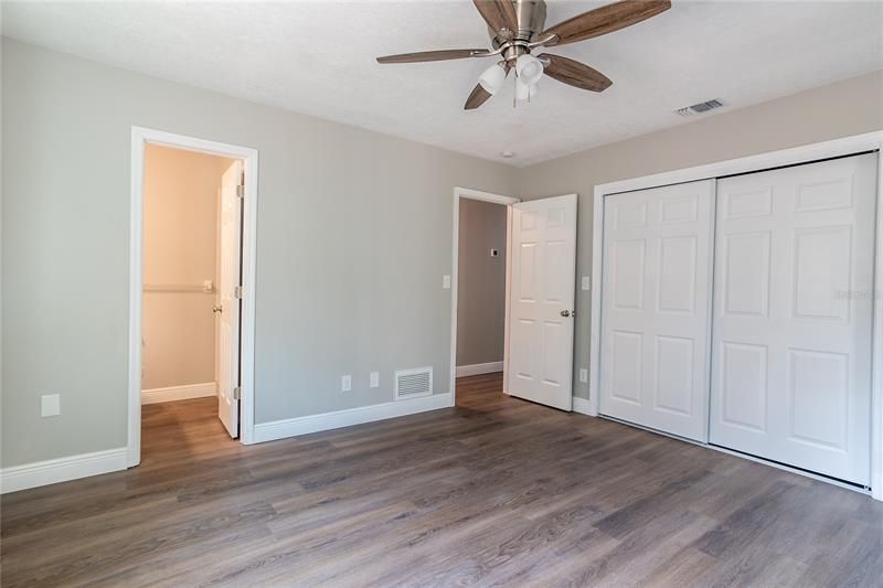 Recently Sold: $345,900 (2 beds, 2 baths, 1574 Square Feet)