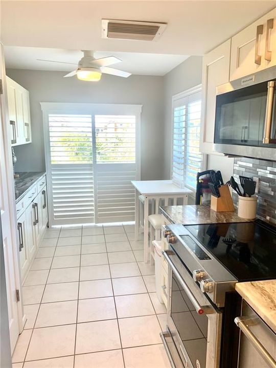 Recently Rented: $6,200 (2 beds, 2 baths, 1160 Square Feet)