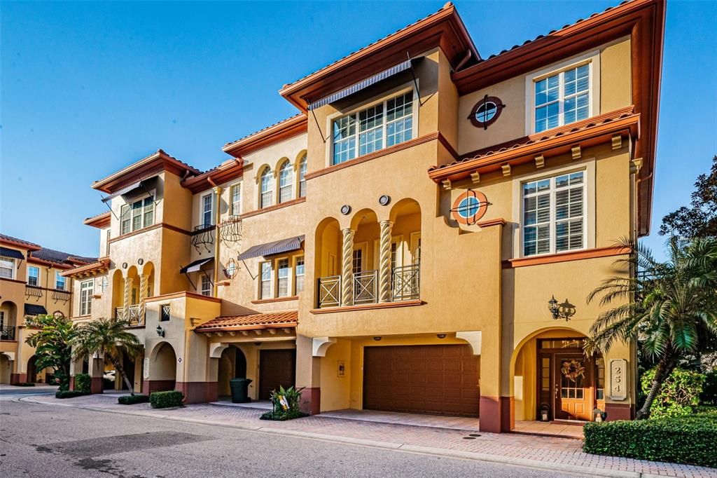 Welcome to 254 Seagate  Ct!