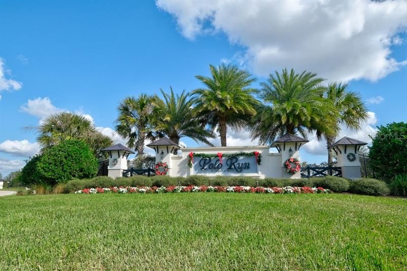 Recently Sold: $850,000 (3 beds, 3 baths, 2455 Square Feet)