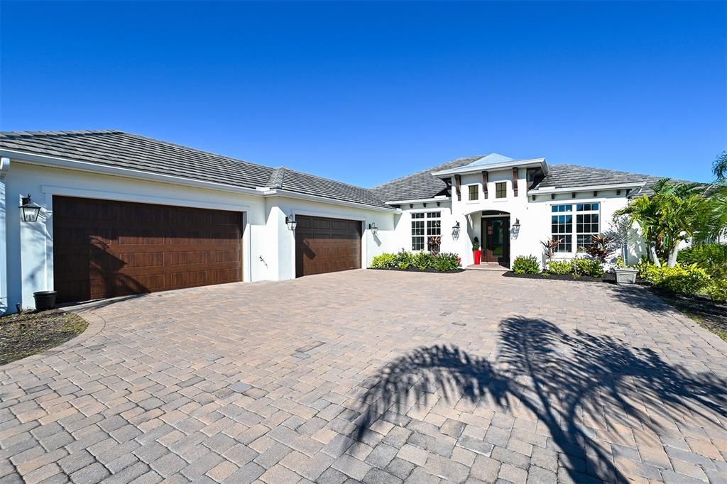 Recently Sold: $1,825,000 (5 beds, 4 baths, 4304 Square Feet)