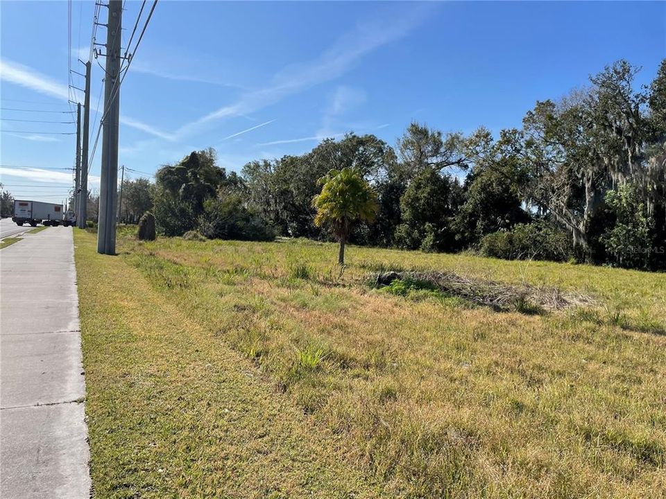 合同活跃: $650,000 (1.46 acres)