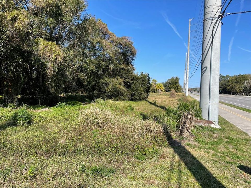 合同活跃: $650,000 (1.46 acres)